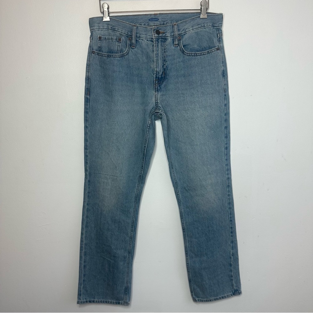 Old Navy Men’s Light / Medium wash Denim Straight Jean Size 33 X 32